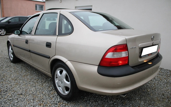 Opel Vectra cena 9900 przebieg: 80000, rok produkcji 1997 z Janowiec Wielkopolski małe 254